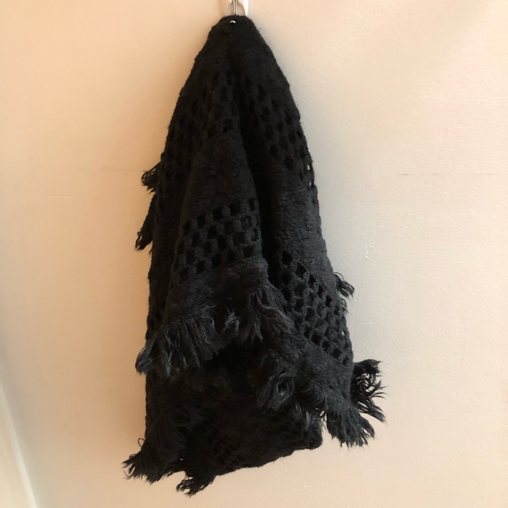 Comfy Black Scarf